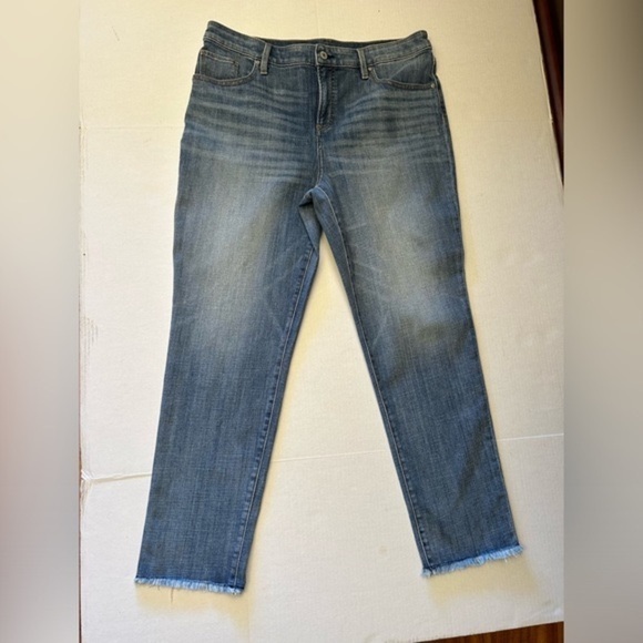 Chicos So Slimming Ankle Frayed-Hem Girlfriend Jeans Sz-12R (Chicos-2R) A15 - Picture 4 of 13